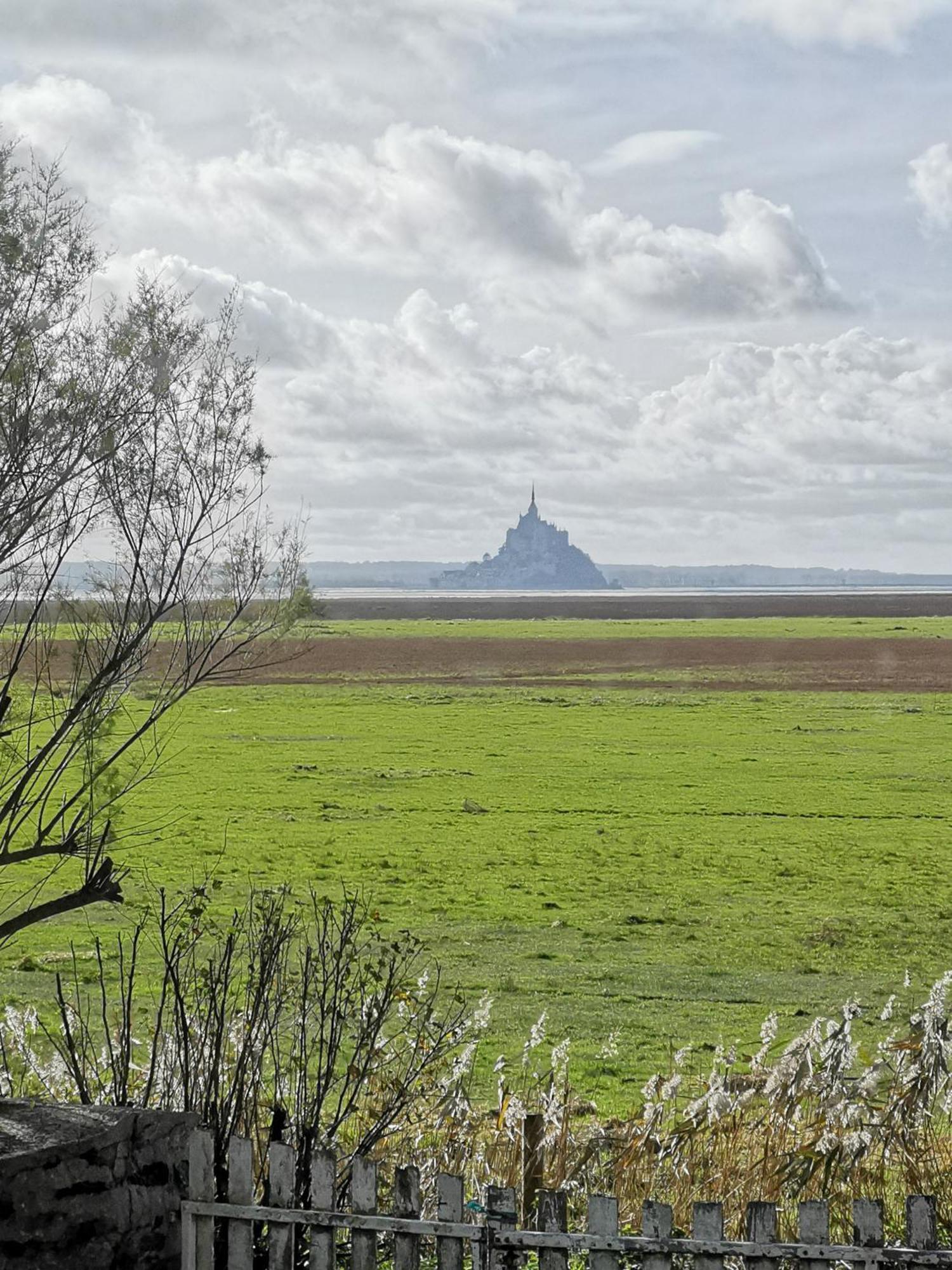 Entre Mont St Michel Et Merveille Vains Luaran gambar