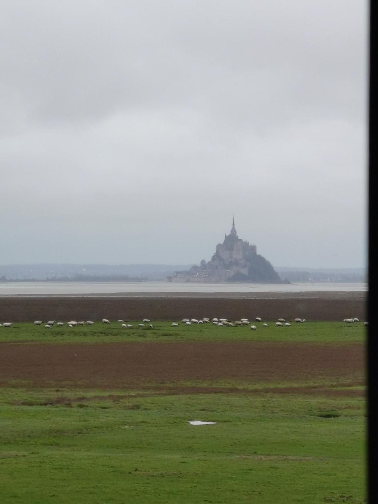 Entre Mont St Michel Et Merveille Vains Luaran gambar